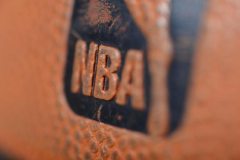 Bola basket: Pemain NBA sekarang harus membatasi pergerakan mereka untuk membatasi dampak Covid pada musim